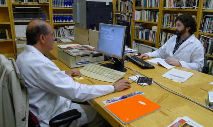 El MAS trabaja en su biblioteca especializada