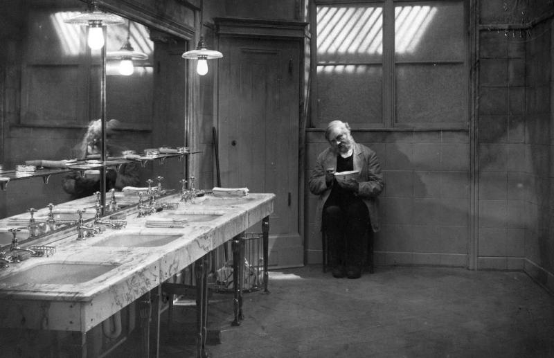 F.W.Murnau. 