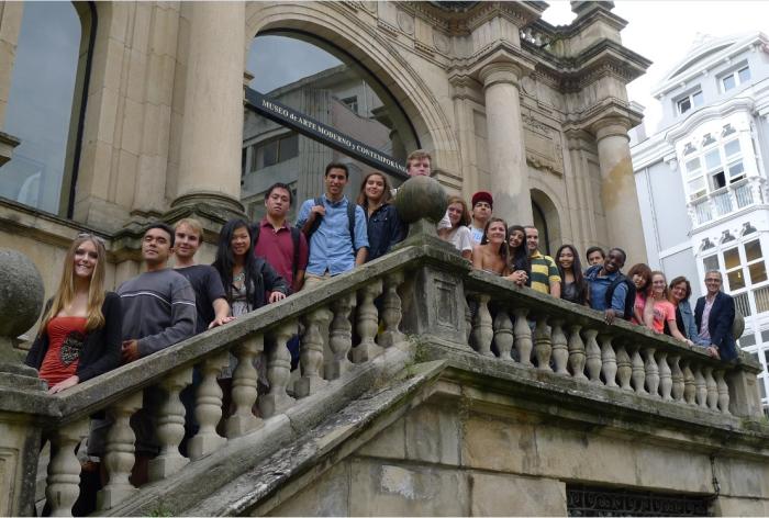 Visita de los alumnos de Berkeley de los cursos de verano de Comillas al MAS